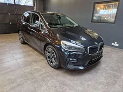 Black sapphire metallic Gebraucht 2021 BMW 218 Sport Line Van / Kleinbus | 18.999 € (Guter Preis)