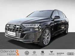 Polsterfarbe: schwarz Gebraucht 2020 Audi SQ7 Ambiente SUV | 66.980 € (Fairer Preis)