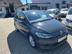 Uranograu Gebraucht 2017 VW Touran Highline Van / Kleinbus | 19.490 € (Fairer Preis)