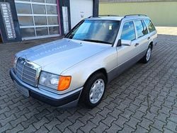 Silber Gebraucht 1992 Mercedes 300 Kombi | 14.999 €
