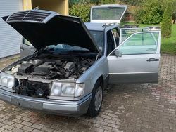 Silber Gebraucht 1994 Mercedes 200 Kombi | 3.500 €