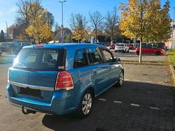 Blau Gebraucht 2005 Opel Zafira Limousine | 1.800 € (Etwas zu teuer)