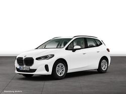 Weiß Gebraucht 2024 BMW 218 Active Tourer Van / Kleinbus | 34.724 € (Teuer)