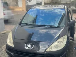Schwarz Gebraucht 2006 Peugeot 1007 Kleinwagen | 1.800 € (Fairer Preis)