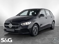 Metalliclack kosmosschwarz Gebraucht 2023 Mercedes B250e Van / Kleinbus | 32.477 € (Fairer Preis)