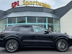 Schwarz Gebraucht 2018 Porsche Cayenne Turbo SUV | 63.990 €