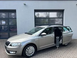 Beige Gebraucht 2013 Skoda Octavia Kombi | 15.950 €