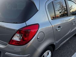 Grau Gebraucht 2011 Opel Corsa Satellite Limousine | 6.200 € (Fairer Preis)