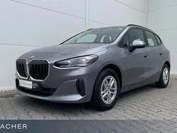 Skyscraper grau metallic Gebraucht 2023 BMW 218 Active Tourer Efficient Dynamics Van / Kleinbus | 29.949 € (Guter Preis)