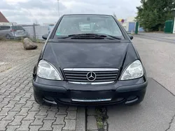 Schwarz Gebraucht 2002 Mercedes A140 Avantgarde Kleinwagen | 1.900 € (Fairer Preis)