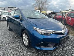 Blau Gebraucht 2018 Toyota Auris Hybrid Cool Limousine | 10.900 € (Fairer Preis)