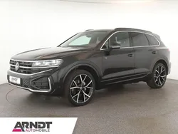 Grenadillschwarz Gebraucht 2024 VW Touareg R-line SUV | 66.484 € (Teuer)
