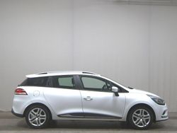 Gletscherweiss Gebraucht 2019 Renault Clio IV Limousine | 7.780 € (Guter Preis)