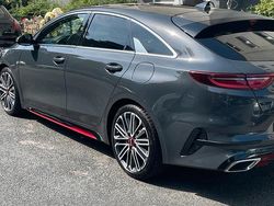 Grau Gebraucht 2019 Kia ProCeed GT Kleinwagen | 20.000 € (Fairer Preis)