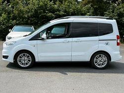 Weiß Gebraucht 2017 Ford Tourneo Kombi | 6.600 € (Fairer Preis)