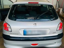 Silber Gebraucht 2004 Peugeot 206 Limousine | 1.100 € (Fairer Preis)