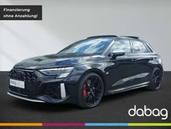 Mythosschwarz metallic Gebraucht 2024 Audi RS3 Kleinwagen | 61.975 € (Fairer Preis)