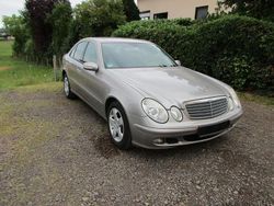 Silber Gebraucht 2005 Mercedes E220 Avantgarde Limousine | 4.299 € (Fairer Preis)