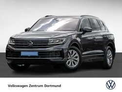 Grau Gebraucht 2024 VW Touareg Elegance SUV | 63.498 € (Superpreis)