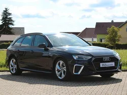 Mythosschwarz Gebraucht 2022 Audi A4 S-Line Kombi | 28.720 € (Superpreis)