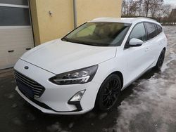 Weiß Gebraucht 2019 Ford Focus Cool & Connect Limousine | 14.900 € (Fairer Preis)