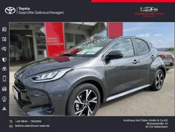 Grau Gebraucht 2025 Toyota Yaris Hybrid Limousine | 27.690 € (Teuer)