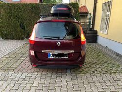 Rot Gebraucht 2013 Renault Grand Scénic III Bose Edition Van / Kleinbus | 4.400 € (Fairer Preis)