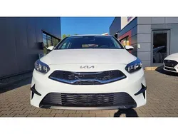 Neu 2025 Kia Ceed Limousine | 25.240 € (Fairer Preis)