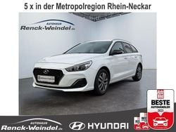 Weiß Gebraucht 2018 Hyundai i30 Passion Kombi | 13.989 € (Fairer Preis)