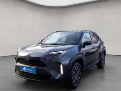 Grau Neu 2025 Toyota Yaris Cross Team SUV | 30.490 €