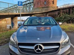 Grau Gebraucht 2014 Mercedes CLA200 Coupé | 11.800 € (Etwas zu teuer)