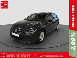 Grau Gebraucht 2024 VW Golf VIII Life Limousine | 24.350 € (Fairer Preis)