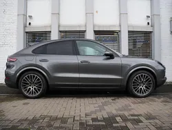 Grau Gebraucht 2022 Porsche Cayenne SUV | 82.500 € (Fairer Preis)