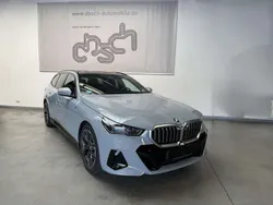 Brooklyn grau Gebraucht 2024 BMW 540 M Sport Kombi | 67.890 €