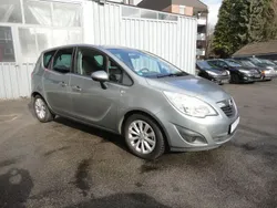 Grau Gebraucht 2012 Opel Meriva Van / Kleinbus | 5.999 € (Fairer Preis)