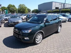 Grün Gebraucht 2017 Ssangyong Tivoli SUV | 12.600 € (Etwas zu teuer)