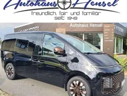 Abyss black Gebraucht 2022 Hyundai Staria Signature Van | 39.990 €