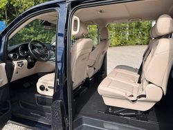 Blau Gebraucht 2020 Mercedes V250 Van / Kleinbus | 43.900 € (Fairer Preis)