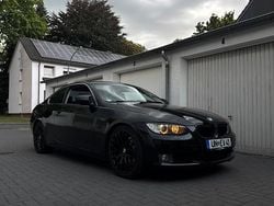 Schwarz Gebraucht 2010 BMW 325 Coupé | 10.100 € (Guter Preis)