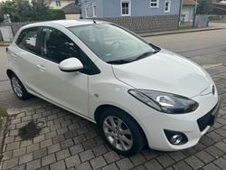 Weiß Gebraucht 2011 Mazda 2 Kleinwagen | 3.500 € (Fairer Preis)