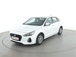 Weiß Gebraucht 2018 Hyundai i30 Select Limousine | 12.290 € (Guter Preis)