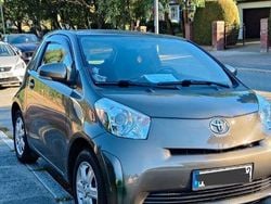 Braun Gebraucht 2011 Toyota iQ Kleinwagen | 7.950 € (Fairer Preis)