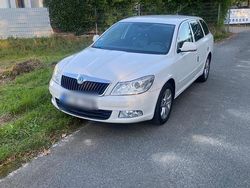 Weiß Gebraucht 2012 Skoda Octavia Kombi | 4.300 € (Fairer Preis)