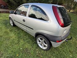 Grau Gebraucht 2002 Opel Corsa Eco Limousine | 1.600 € (Fairer Preis)