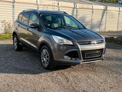 Grau Gebraucht 2013 Ford Kuga SUV | 10.700 € (Etwas zu teuer)