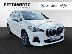 Alpinweiss Gebraucht 2023 BMW 225 Active Tourer M Sport Van / Kleinbus | 34.890 € (Fairer Preis)