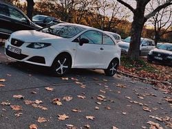 Weiß Gebraucht 2010 Seat Ibiza Kleinwagen | 2.150 € (Fairer Preis)