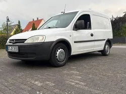 Weiß Gebraucht 2006 Opel Combo Van / Kleinbus | 1.850 €