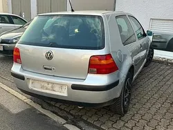 Silber Gebraucht 2003 VW Golf IV Kleinwagen | 500 € (Superpreis)