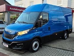 Blau Gebraucht 2021 Iveco Daily Van / Kleinbus | 14.999 € (Guter Preis)